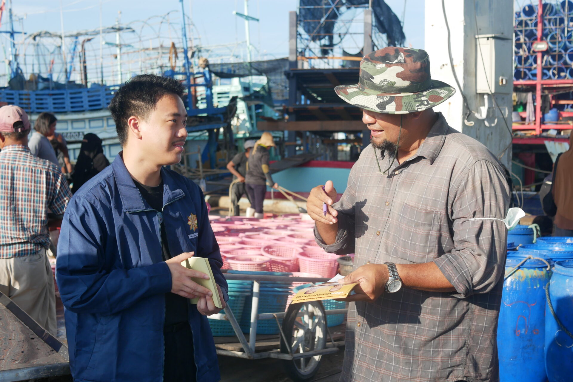 “ซิดนีย์ อภินันท์ พัฒนศิริ” ผู้สมัครสมาชิกสภาผู้แทนราษฎรแบบบัญชีรายชื่อ พรรคประชาชาติ ลงพื้นที่ท่าเทียบเรือประมงสงขลา รับฟังความเห็น ผู้ประกอบการเรือประมงสงขลา-ผลักดันแก้ปัญหาปมไอยูยู