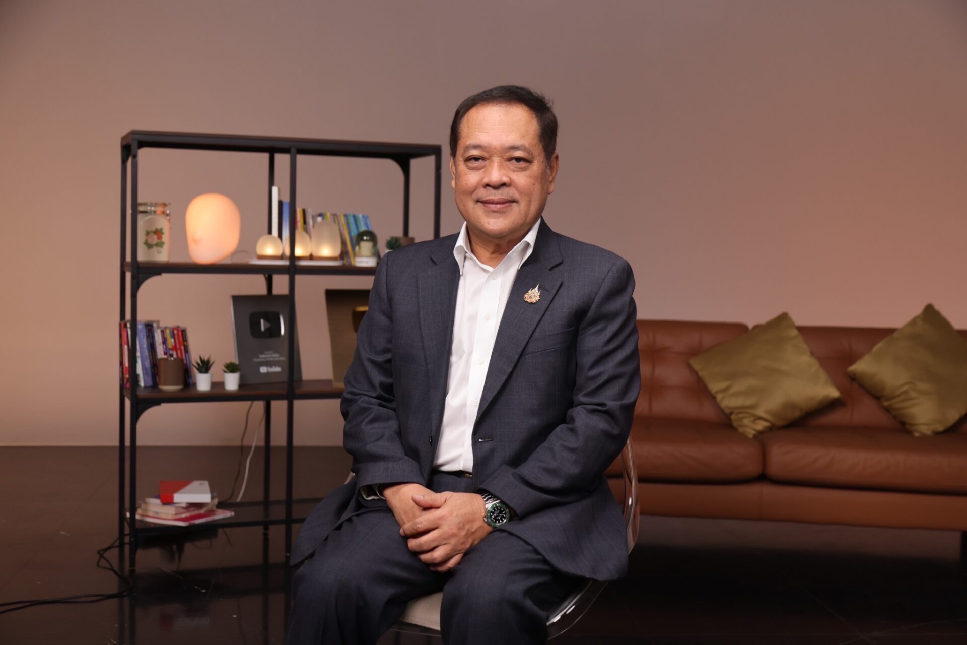 พันตำรวจเอก ทวี สอดส่อง' ชี้ ค่าไฟต่ำกว่า 3 บาทไม่ใช่ฝัน! เลิกอุ้มทุน-คืนพลังงานให้รัฐ