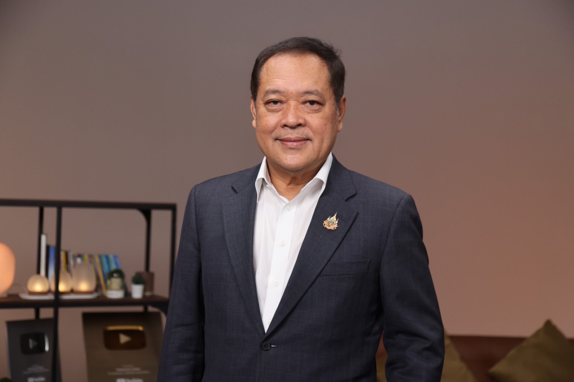 พันตำรวจเอก ทวี สอดส่อง' แนะยกเลิกภาษีสรรพสามิตน้ำมัน กระจายรายได้กลับคืนประชาชน