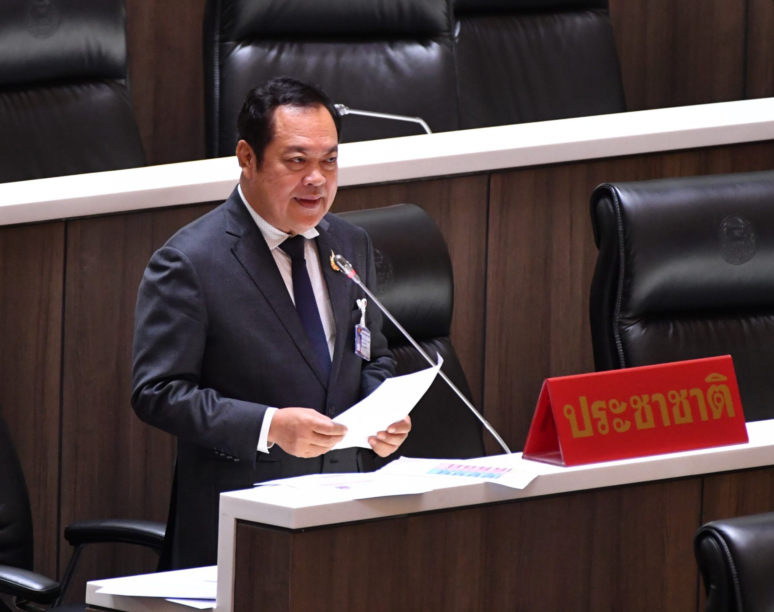 พันตำรวจเอก ทวี สอดส่อง’ อดีตรัฐมนตรีว่าการกระทรวงยุติธรรม เสนอญัตติด่วนตั้ง กมธ. วิสามัญ จี้รัฐบาลทบทวน “แลนด์บริดจ์” มหาโปรเจกต์ล้านล้าน ชี้ผลศึกษา สนข. ขัดแย้งทางวิชาการจุฬาฯ ส่อเค้าขายฝัน-ซ้ำรอยบทเรียนราคาแพง