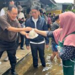 “ทวี” ลงพื้นที่รามคำแหงต่อเนื่อง ลุยโรงครัวช่วยผู้ประสบภัยน้ำท่วม ชูพลังพหุวัฒนธรรม ทุกคนต้องได้รับความช่วยเหลือ